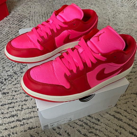 Nike Air Jordan 1 Low SE Size 9.5 - Picture 4 of 8